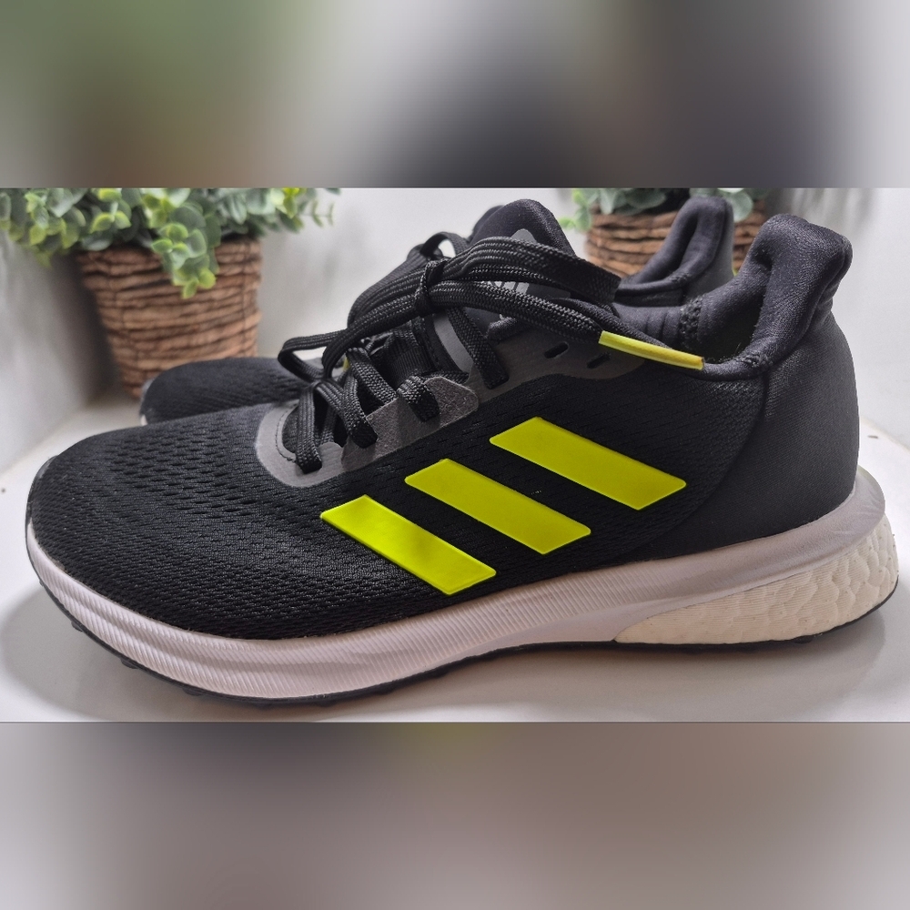 Adidas Volt Astrarun Men's Size 6.5, LIKE New, Black & Yellow